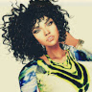 Meet your Posher, Ayzah